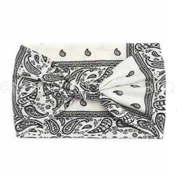 🔴SALE 3/$20🔴 Boho Turban Headband Ear Warmer White Paisley Bandana Print - Picture 2 of 6